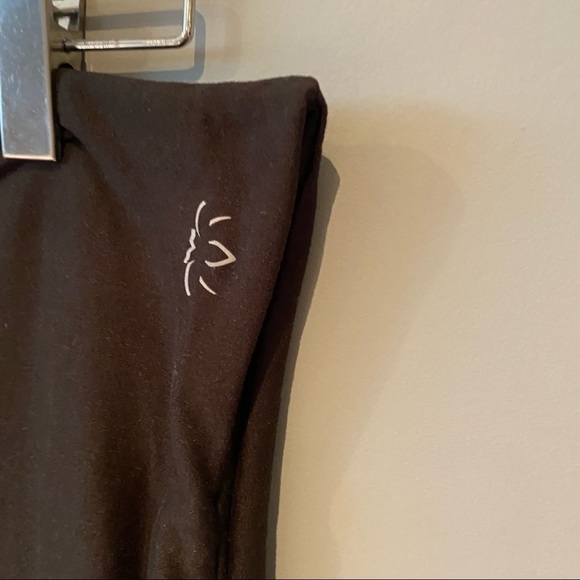 Beyond Yoga pocket Infinity scarf - Picture 5 of 6